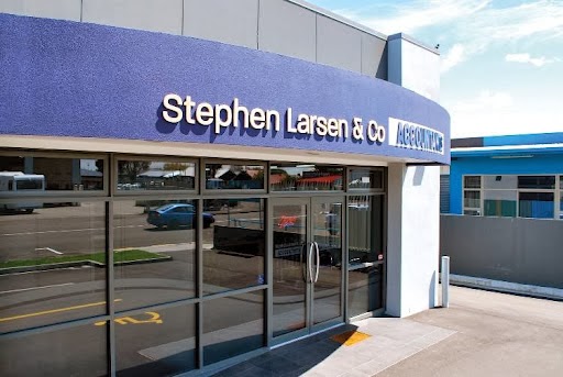 Stephen Larsen and Co